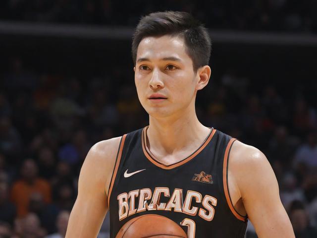 开云体育_ NBA传奇赛季回顾：不可磨灭的历史瞬间，nba开拓者最新消息