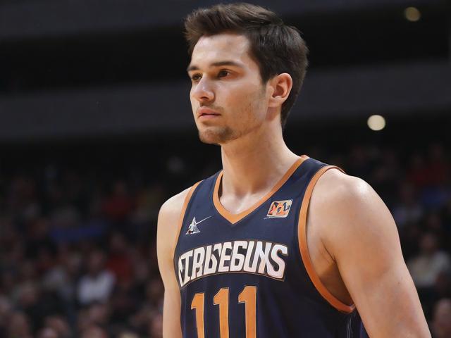 开云体育_ NBA全明星赛的回顾：明星球员的巅峰对决，nba全明星开幕式视频