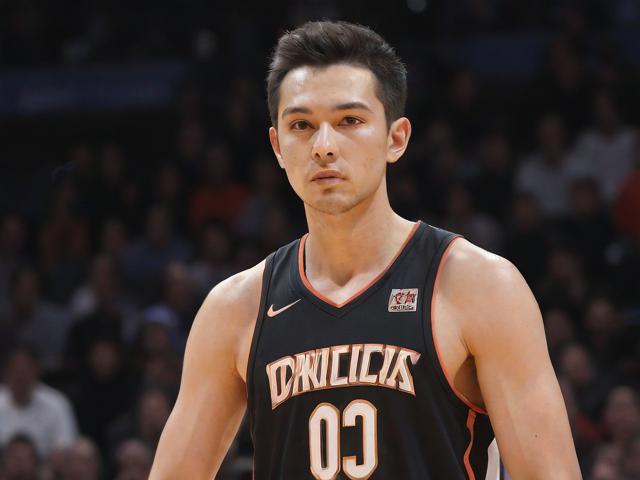 开云体育_ NBA季后赛的决战时刻：谁能把握机会？，nba季后赛开打了吗