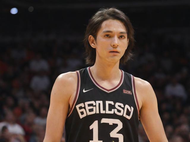 开云体育_ NBA的战术演变：传统与现代的交相辉映，nba战术大全 分析
