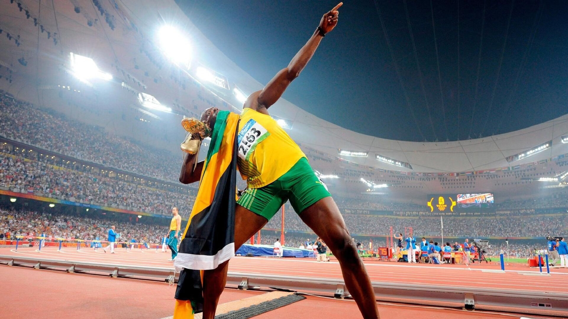 《虚拟偶像与电竞深度融合，跨界合作频繁》，虚拟偶像线下